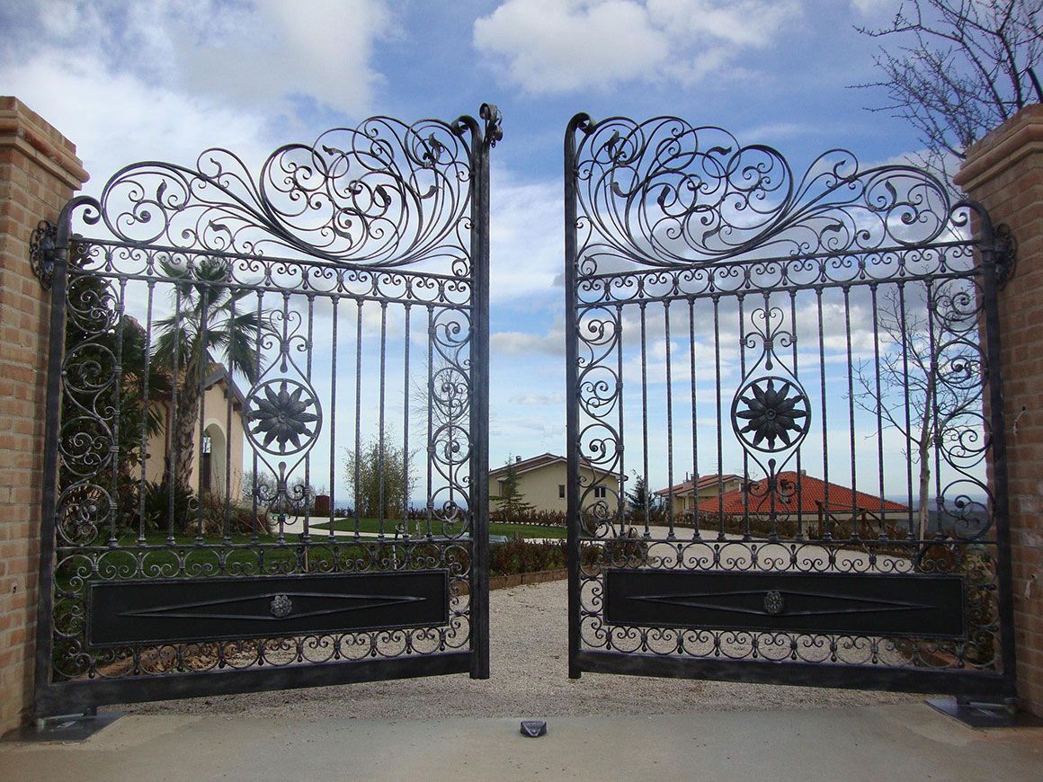 Wrought_iron_gate_handcrafted_for_villa